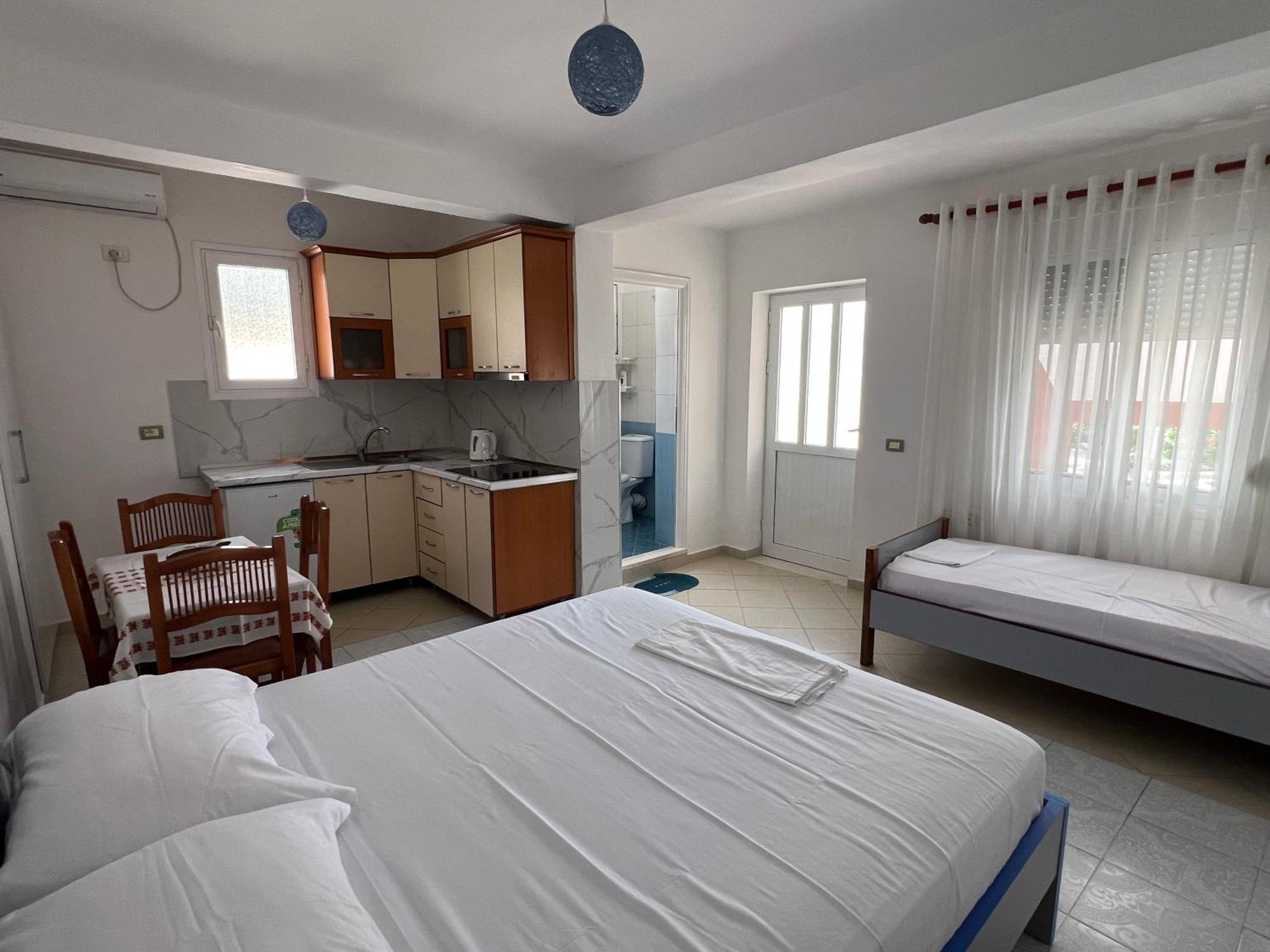 Guest House Vlore Exterior photo